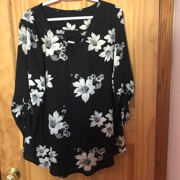 Woman’s 1x blouse black - Picture 1 of 4